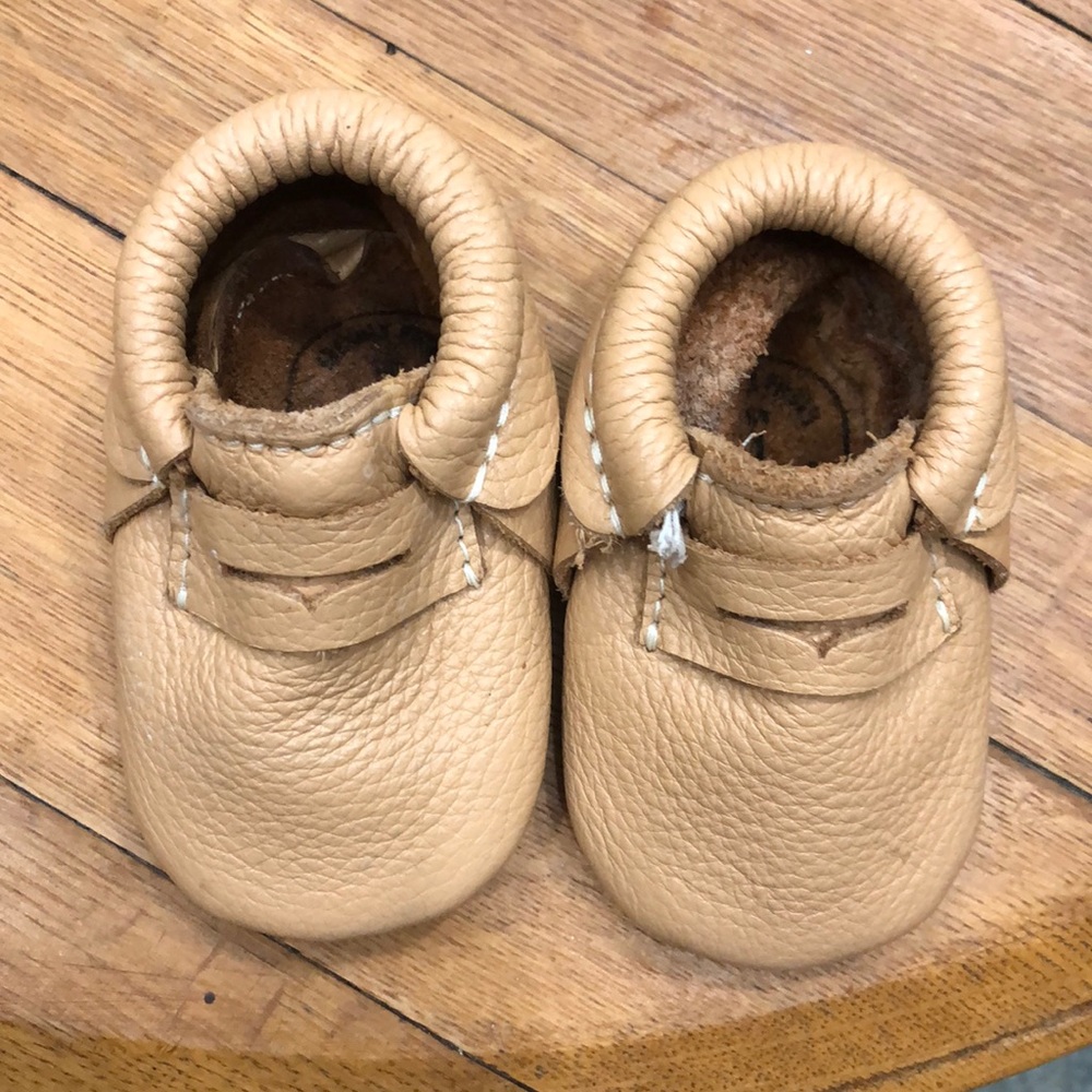 FRESHLY PICKED LEATHER MOCCASINS! Great condition!